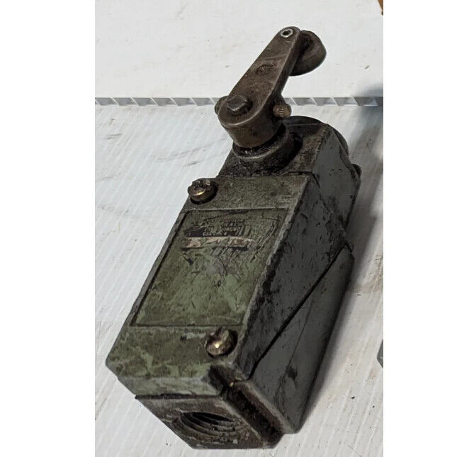 Allen-Bradley 802T-xxx Metal Plug-In Oiltight Limit Switch w\ 40146-048-55 Head