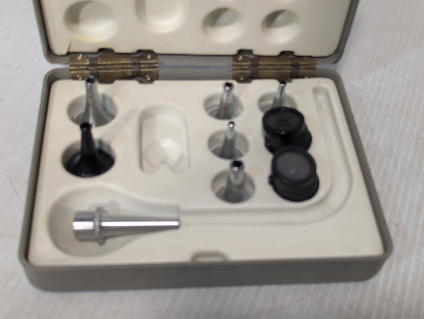 Storz N0300 aural magnifier set with specula and case as pictured- Free Shipping