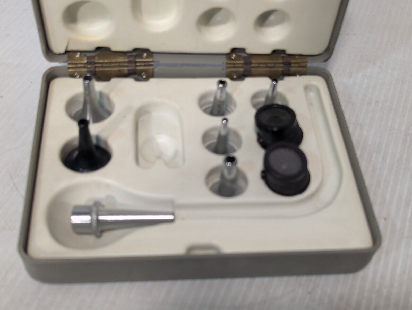 Storz N0300 aural magnifier set with specula and case as pictured- Free Shipping