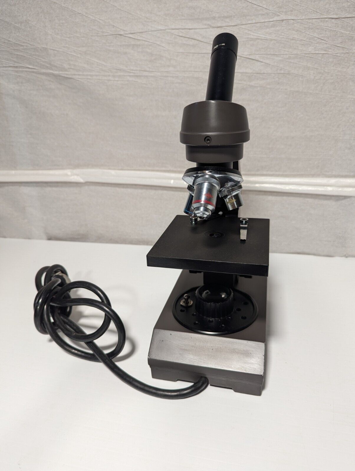 Swift Instruments Series 2240 Microscope 40x 10x & 4x Objectives