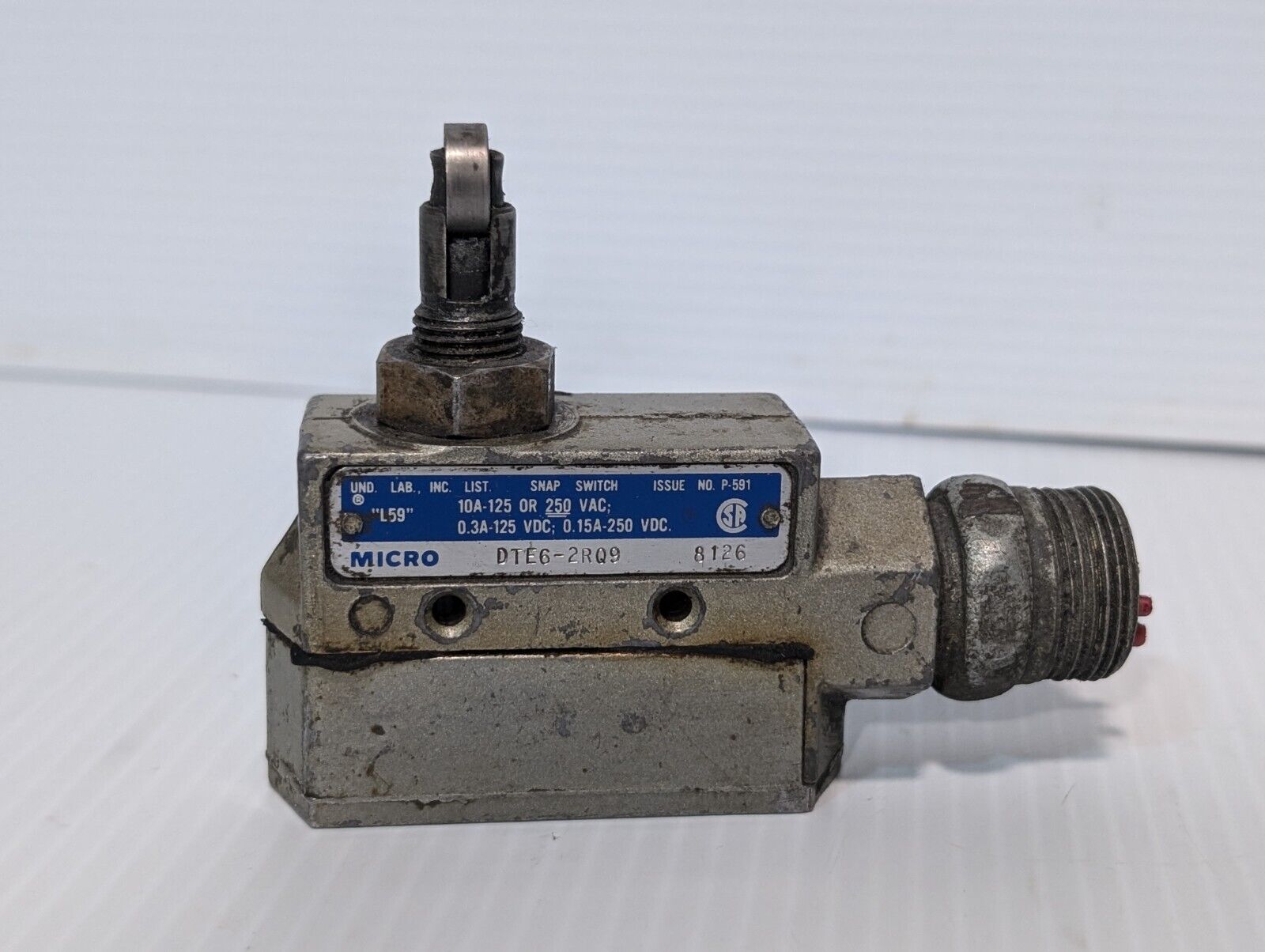 Yamatake Honeywell DTE6-2RQ9 Micro Switch/Limit Switch
