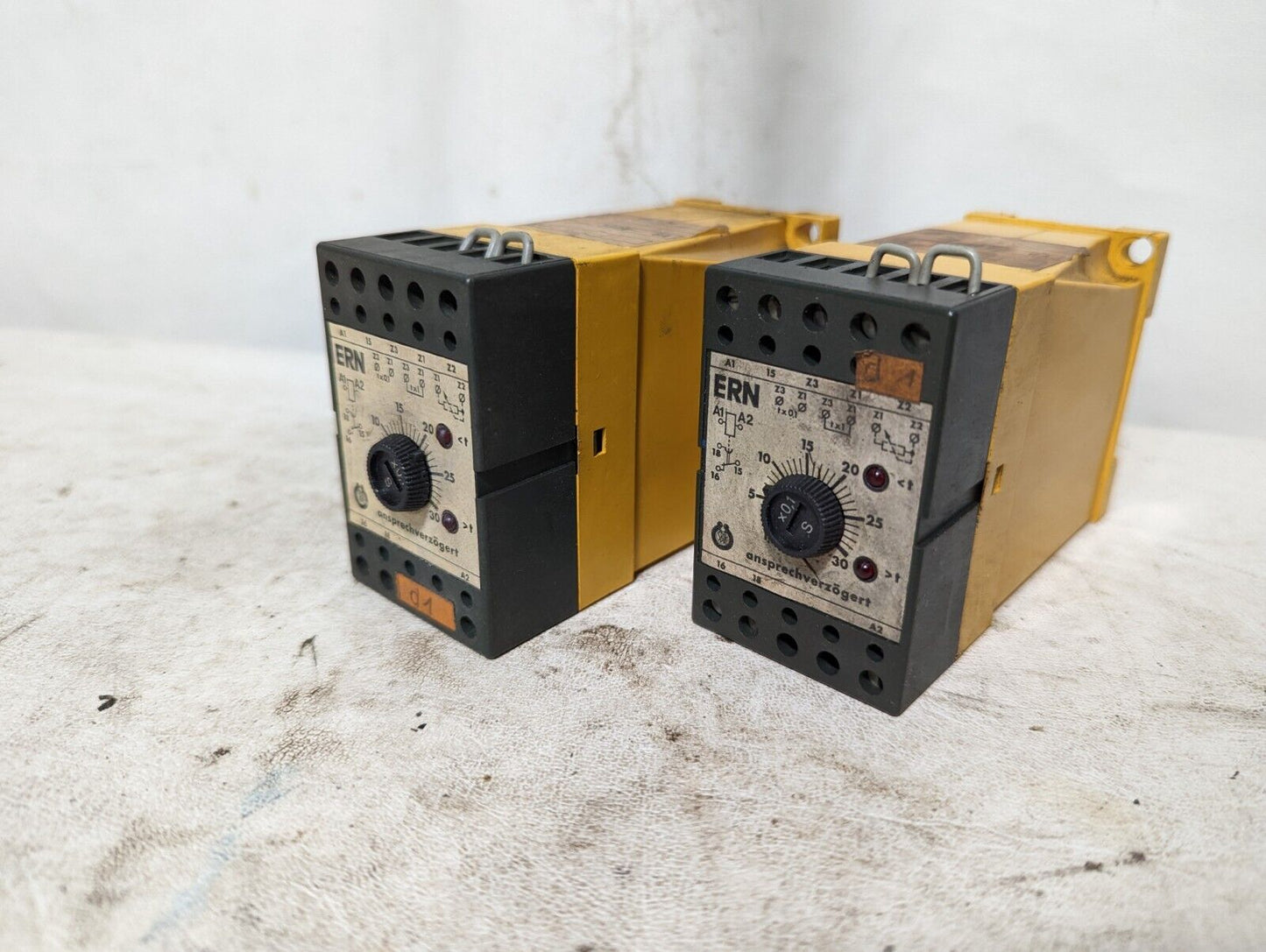 Lot of 2 Schiele 257121 ERN relays