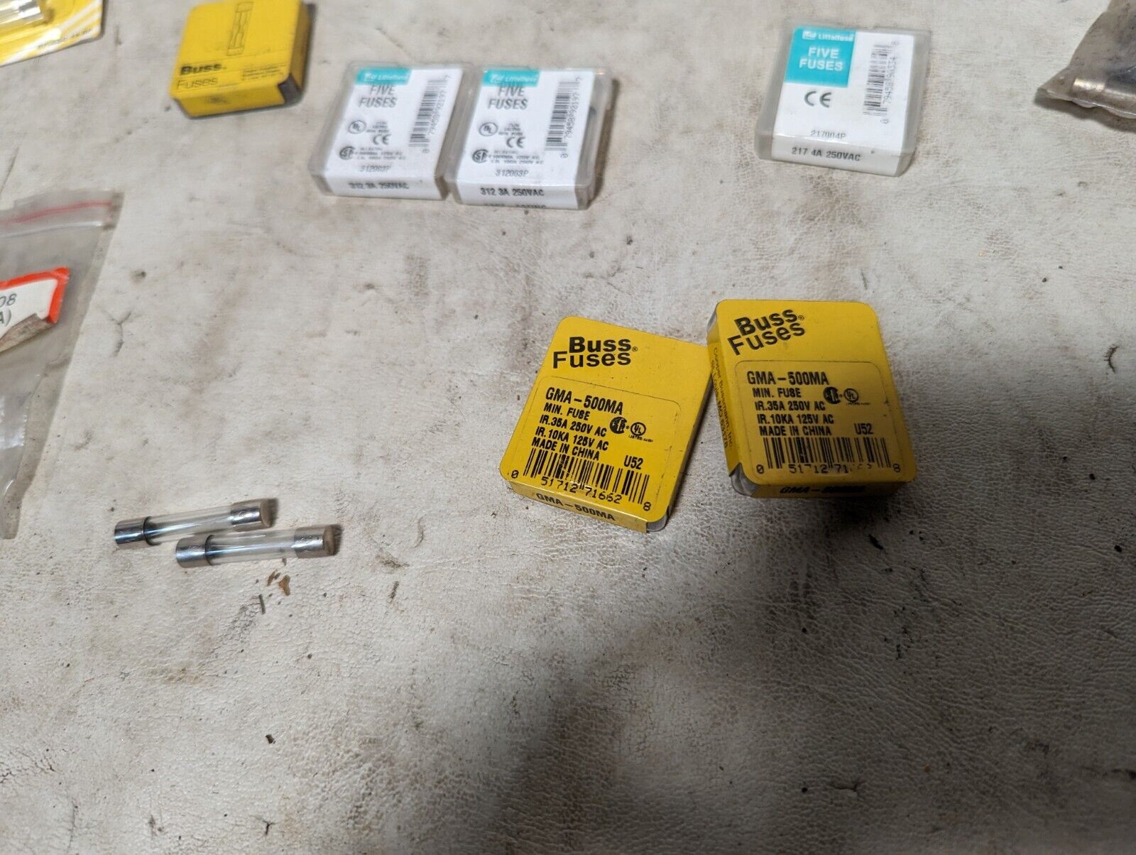 Lot of 100+ fuses: AGC10, AGC15, AGC3, GDB-16A, GMD-3A, 312003P, GMA-500MA, and 