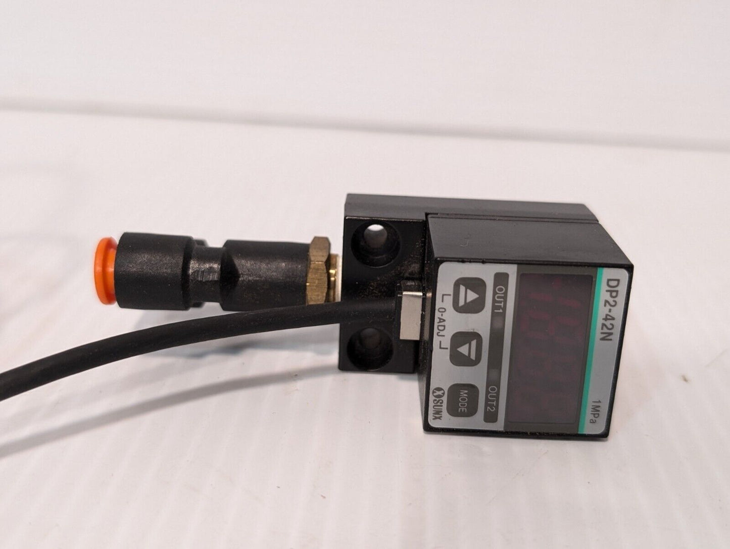 Sunx DP2-42N Digital Pressure Sensor, LED display, 1MPa -Free Shipping & Returns