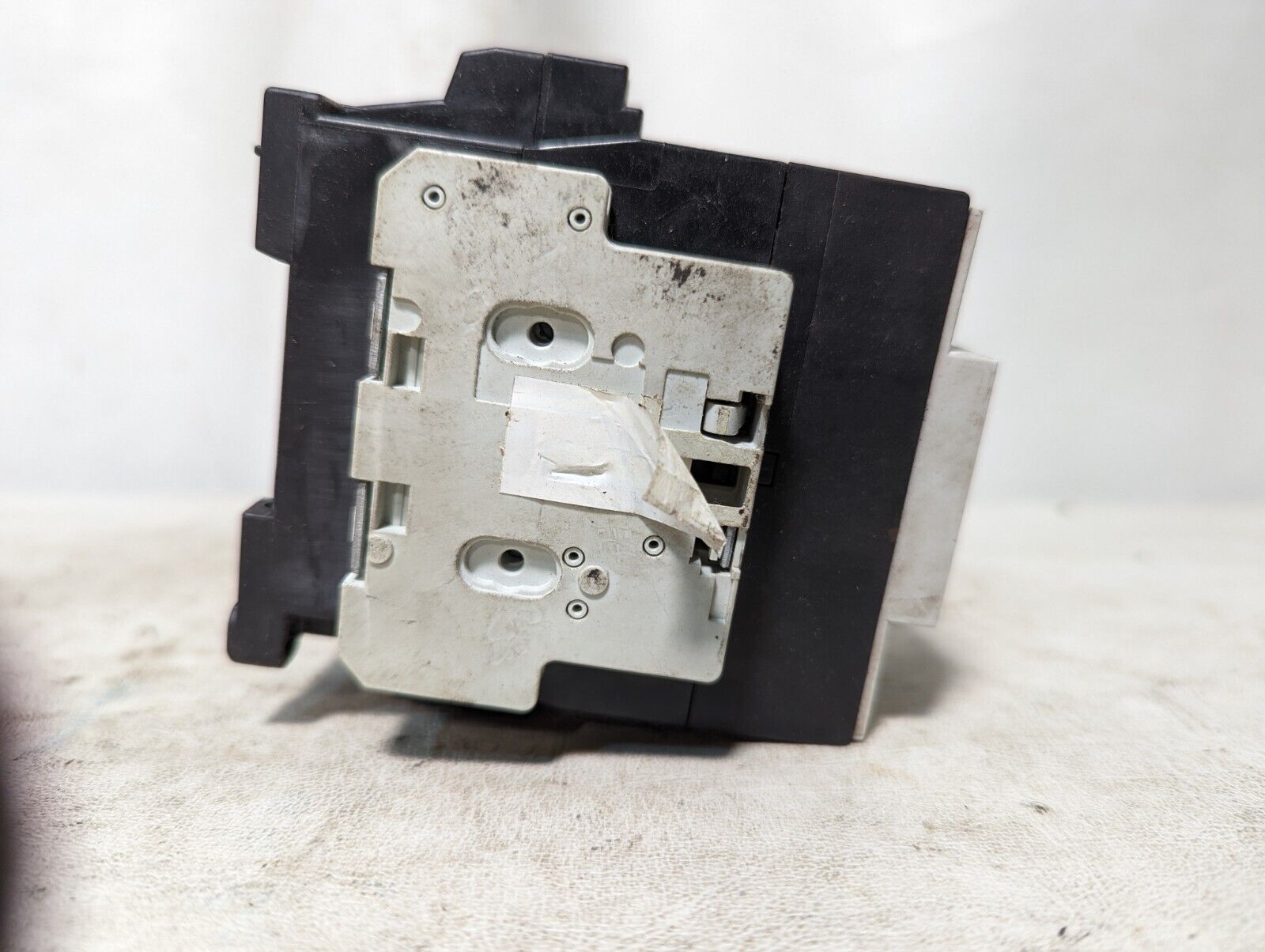 Siemens 3TF44 motor starter, 3TF4422-0A, 115-690VAC, 31HP max