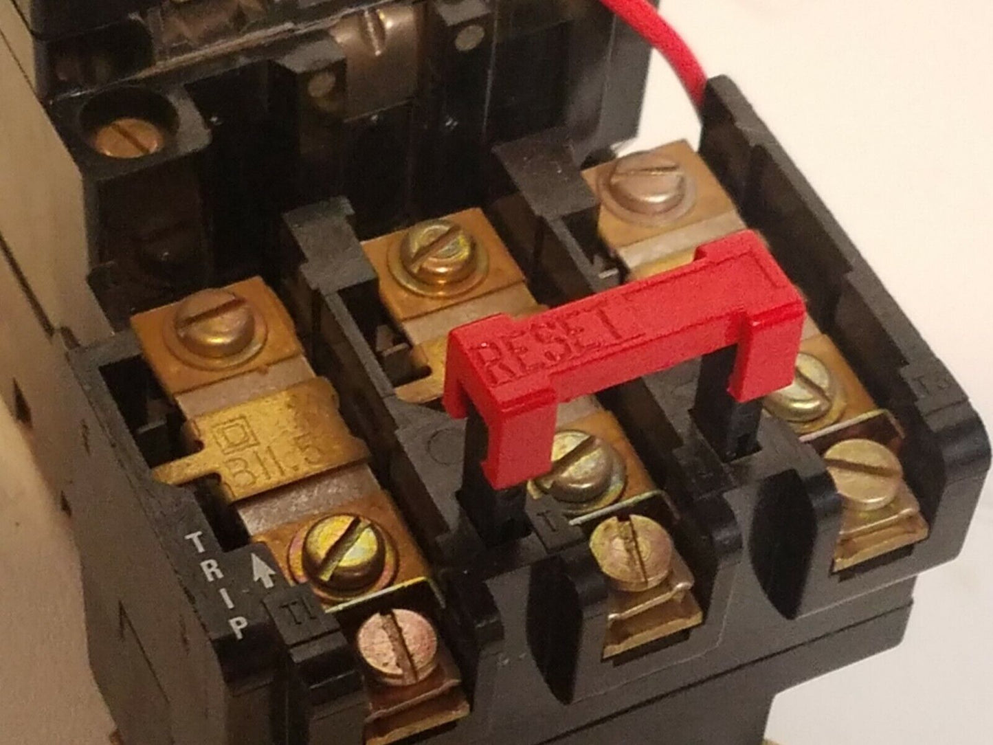 Square D 8536SC03V02S, size 1 motor starter, w/ 110/120VAC coil