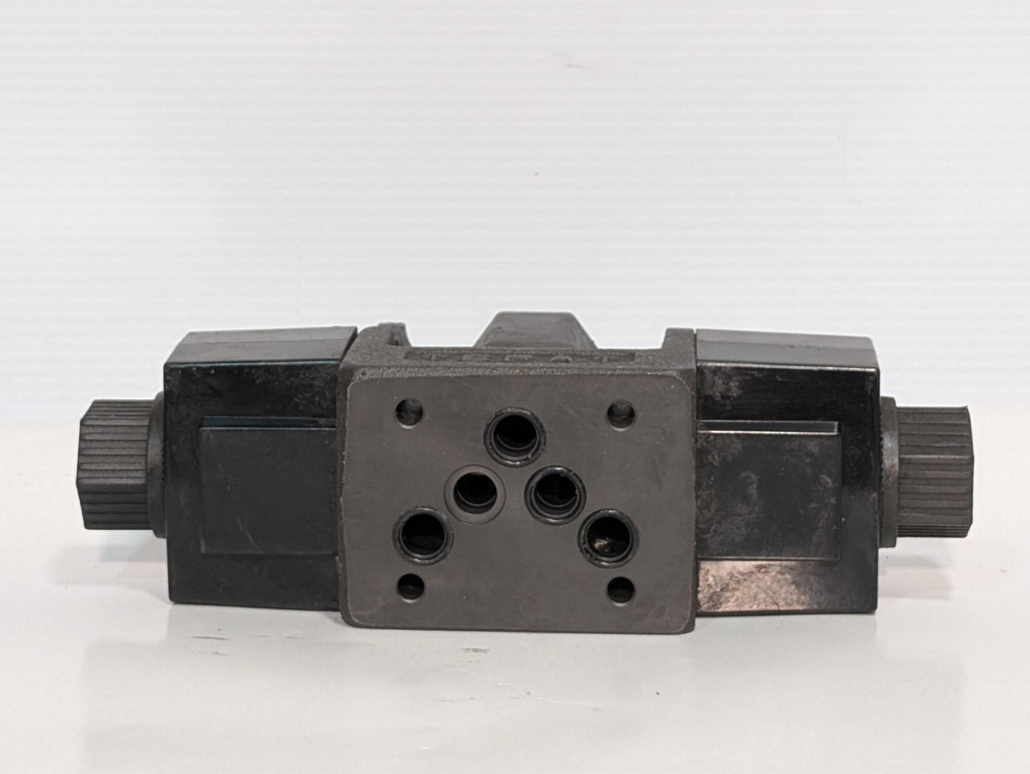 Yuken DSG-03-3C4-A120-5090 Directional Hydraulic Solenoid Valve