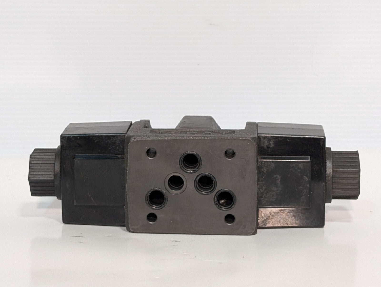 Yuken DSG-03-3C4-A120-5090 Directional Hydraulic Solenoid Valve