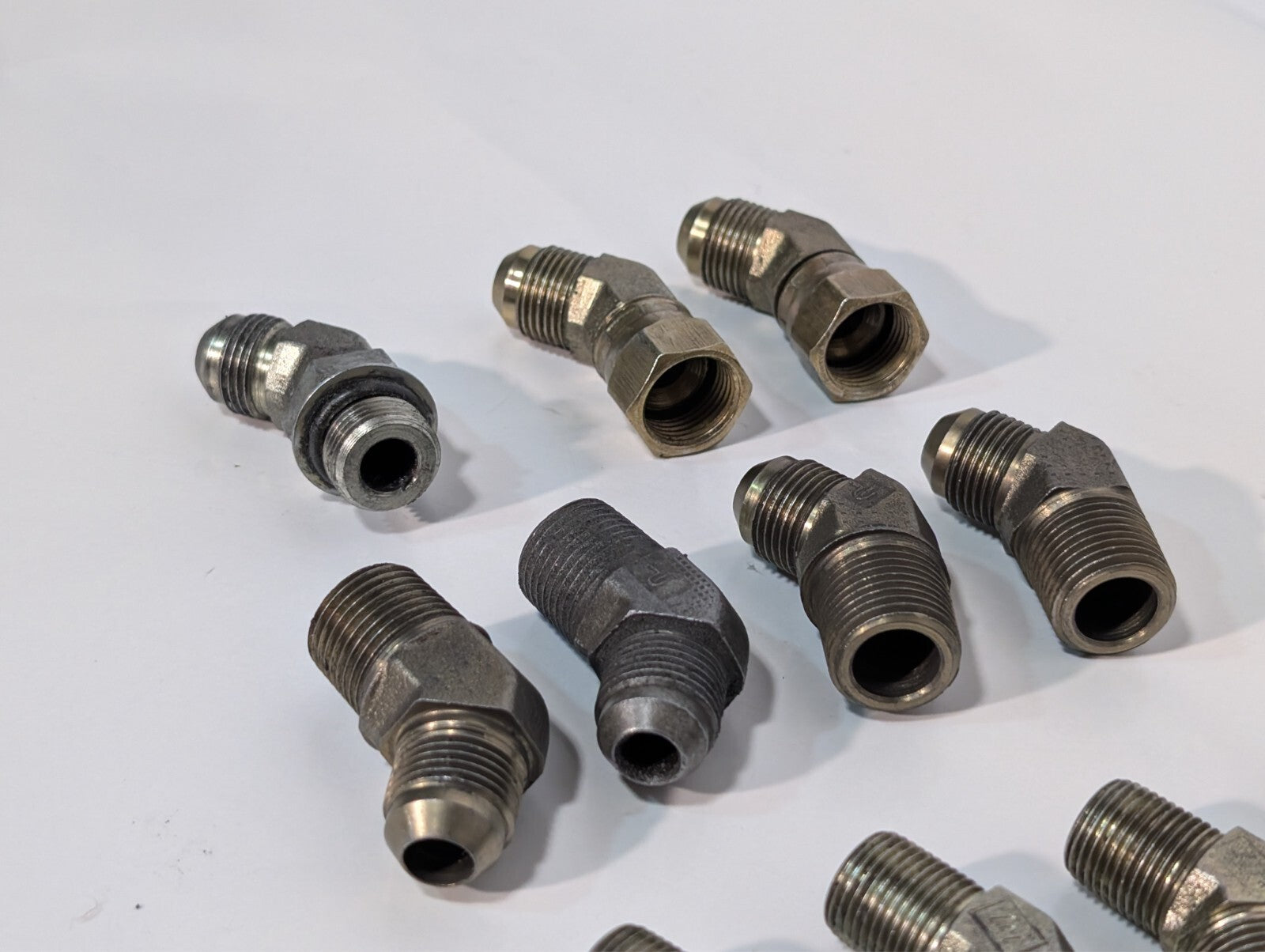 (26) 45 Degree High Pressure Elbow Fittings Adapters, Male-Female, Male-Male
