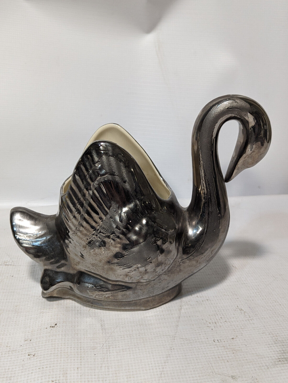 Swetye Salem Ohio Beautiful Painted Swan Planter 9 x 8in