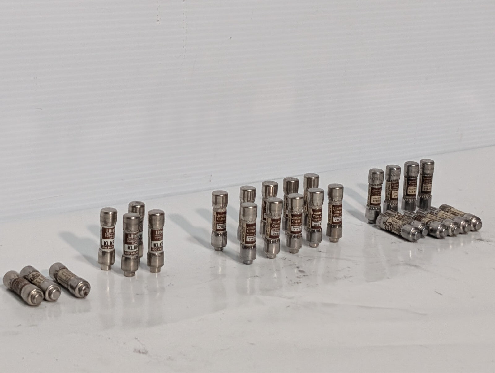(27) Limitron KTK and KLKR Fuses, KLKR 1, KTK-R-2, KTK-R-1/2, KTK-R-20