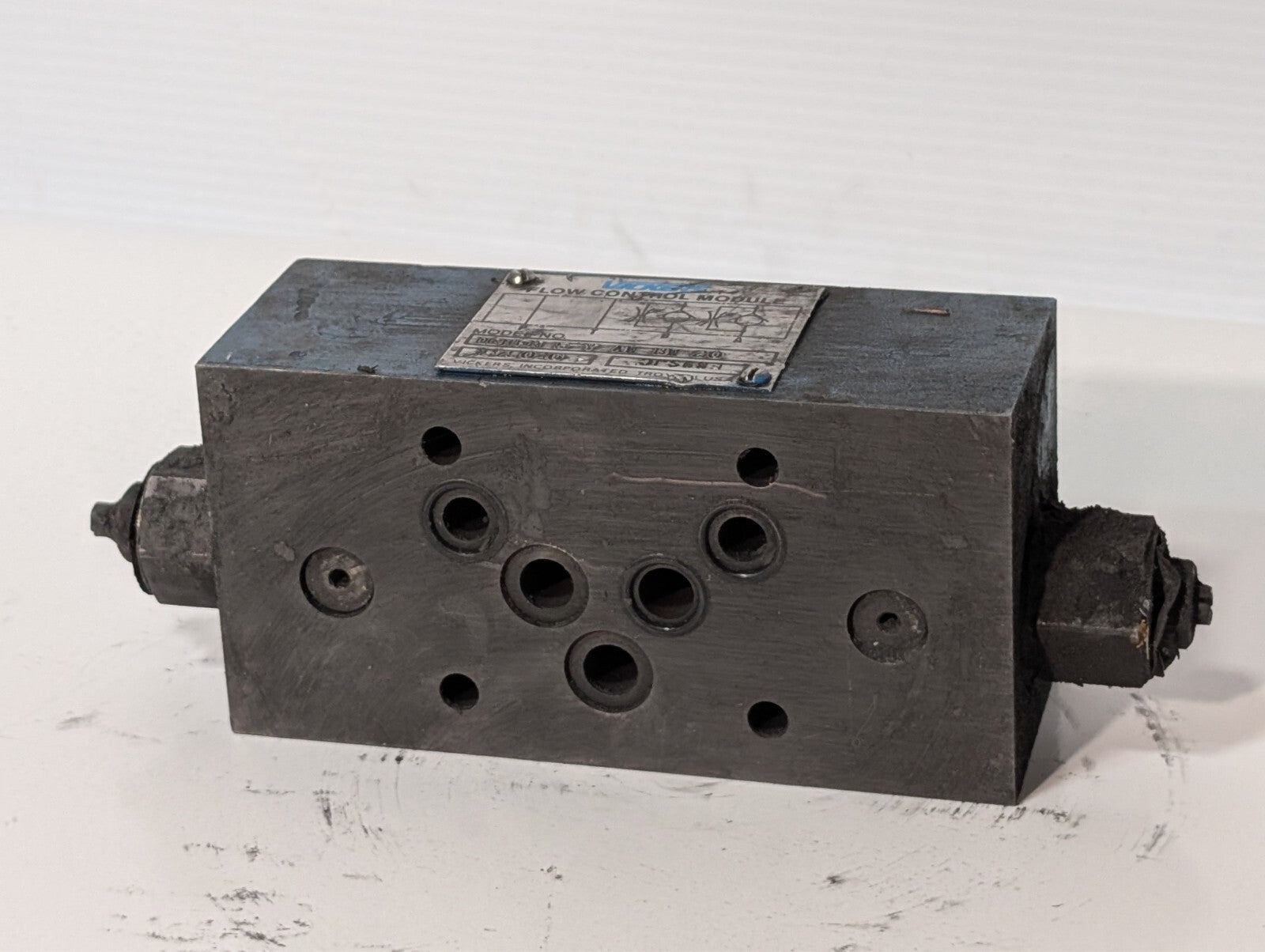 Vickers DGMFN 5 Y AW BW 20 Flow Control Valve
