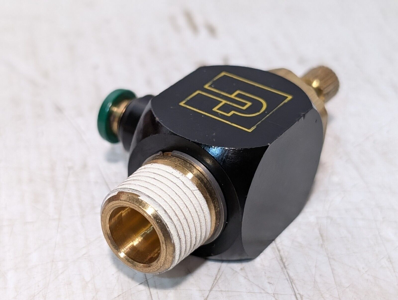 Parker FC701-4-6 Flow Control Valve, 1/4" Tube,  3/8" NPT - Free Shipping