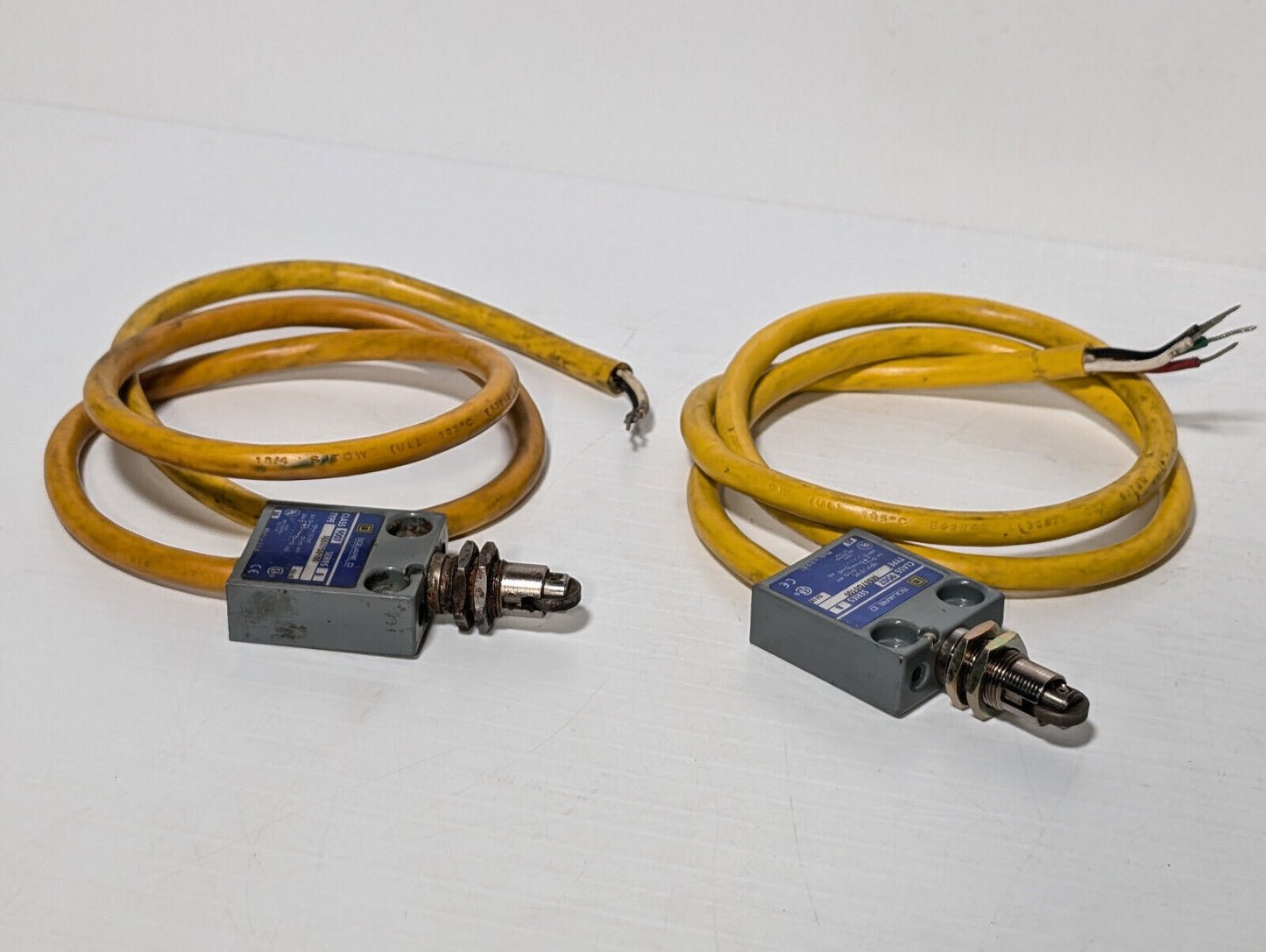 Square D MS07G0100 Class 9007, Ser B Limit Switch, Sensor, Plunger, Roller, SPDT