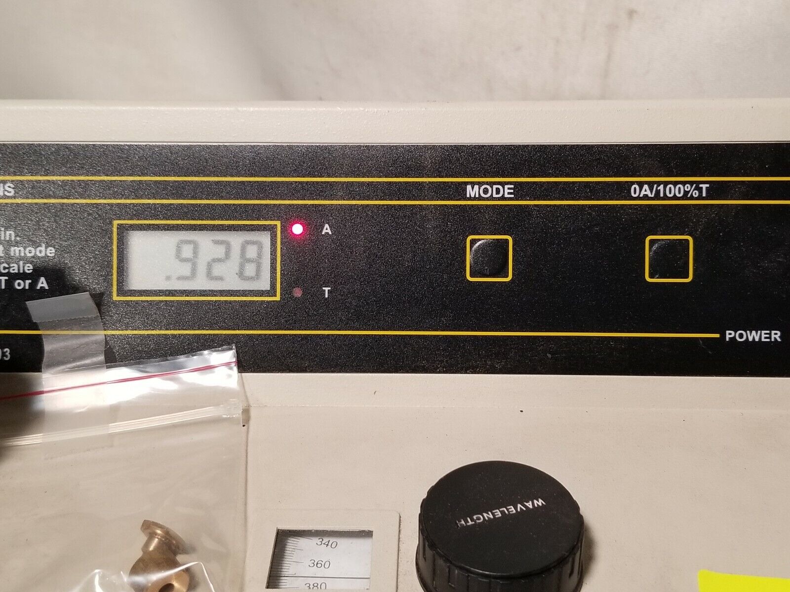 Carolina digital spectrophotometer, model #65-3303, 653303