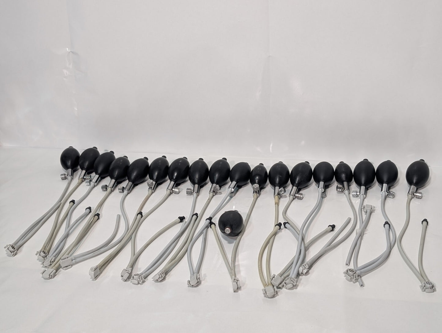 [19] Black Manual Inflation Pump Sphygmomanometer Blood Pressure Latex Ball Bulb