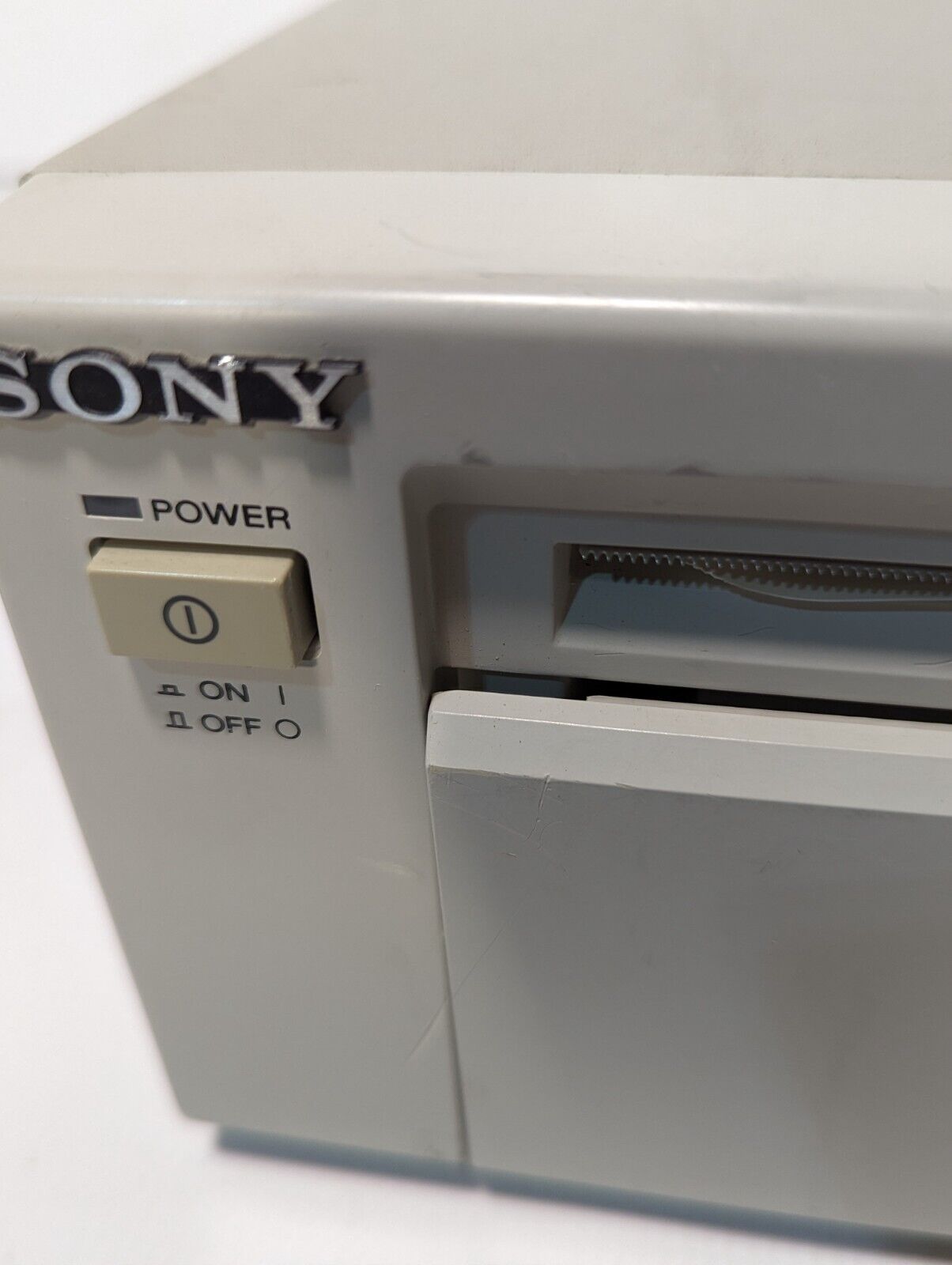 Sony UP-910CE Video Graphic Printer, 200-240vac, 1.3A Max, Series UP-910
