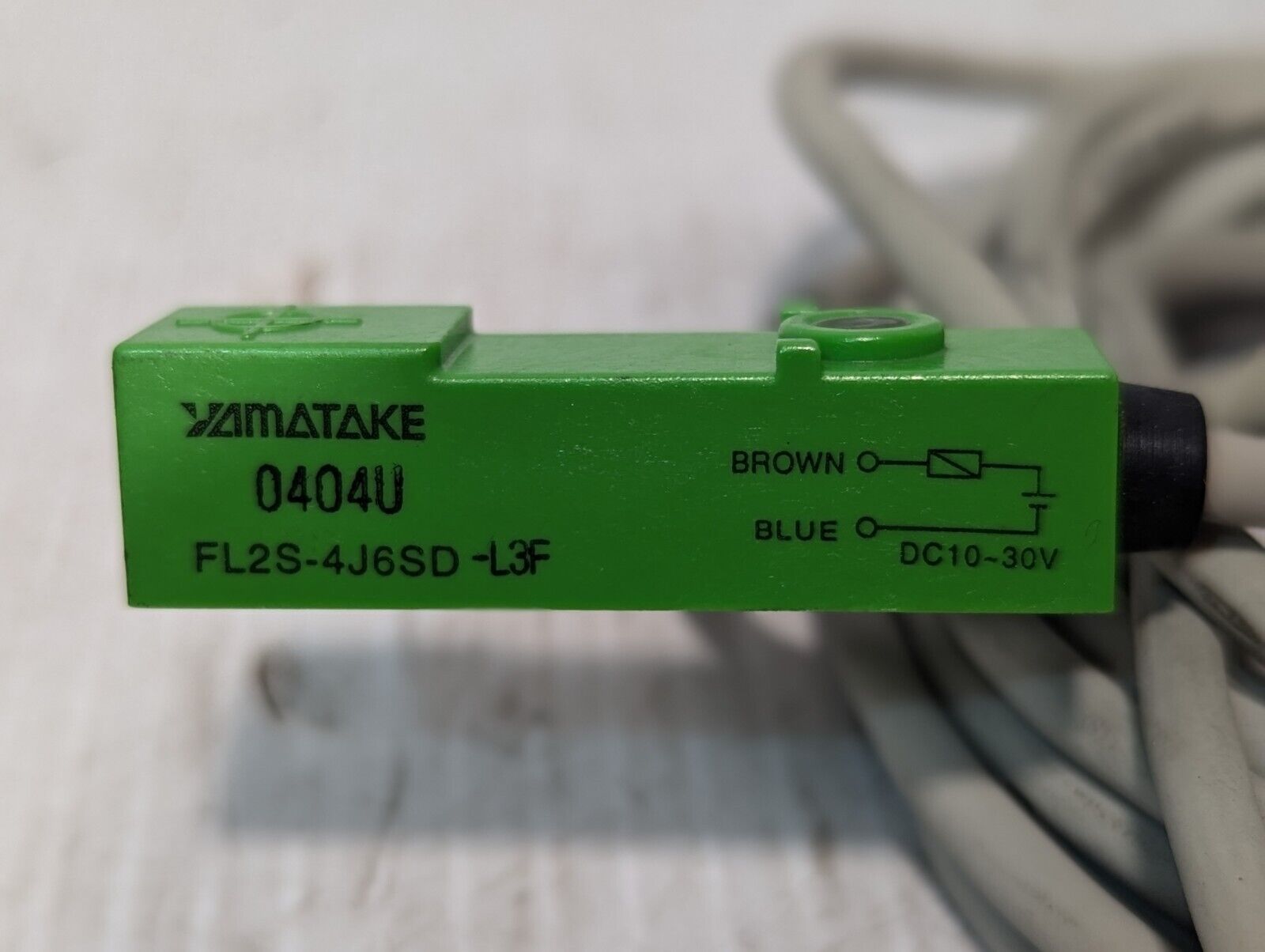 Yamatake FL2S-4J6SD-L3F Proximity Sensor, 3 Meter Cable - Free Shipping