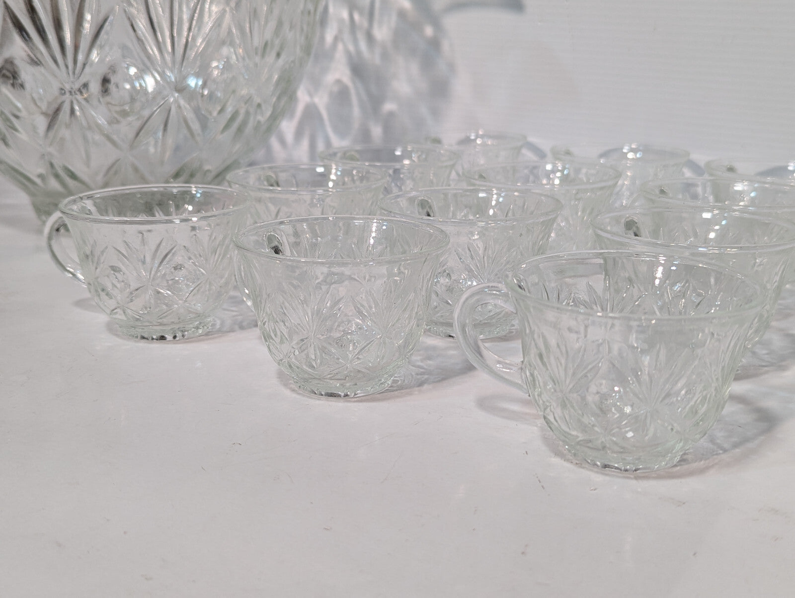 Vintage 14 Piece Crystal Clear Glass Star Scallop Party Punch Bowl Ladel Cup Set