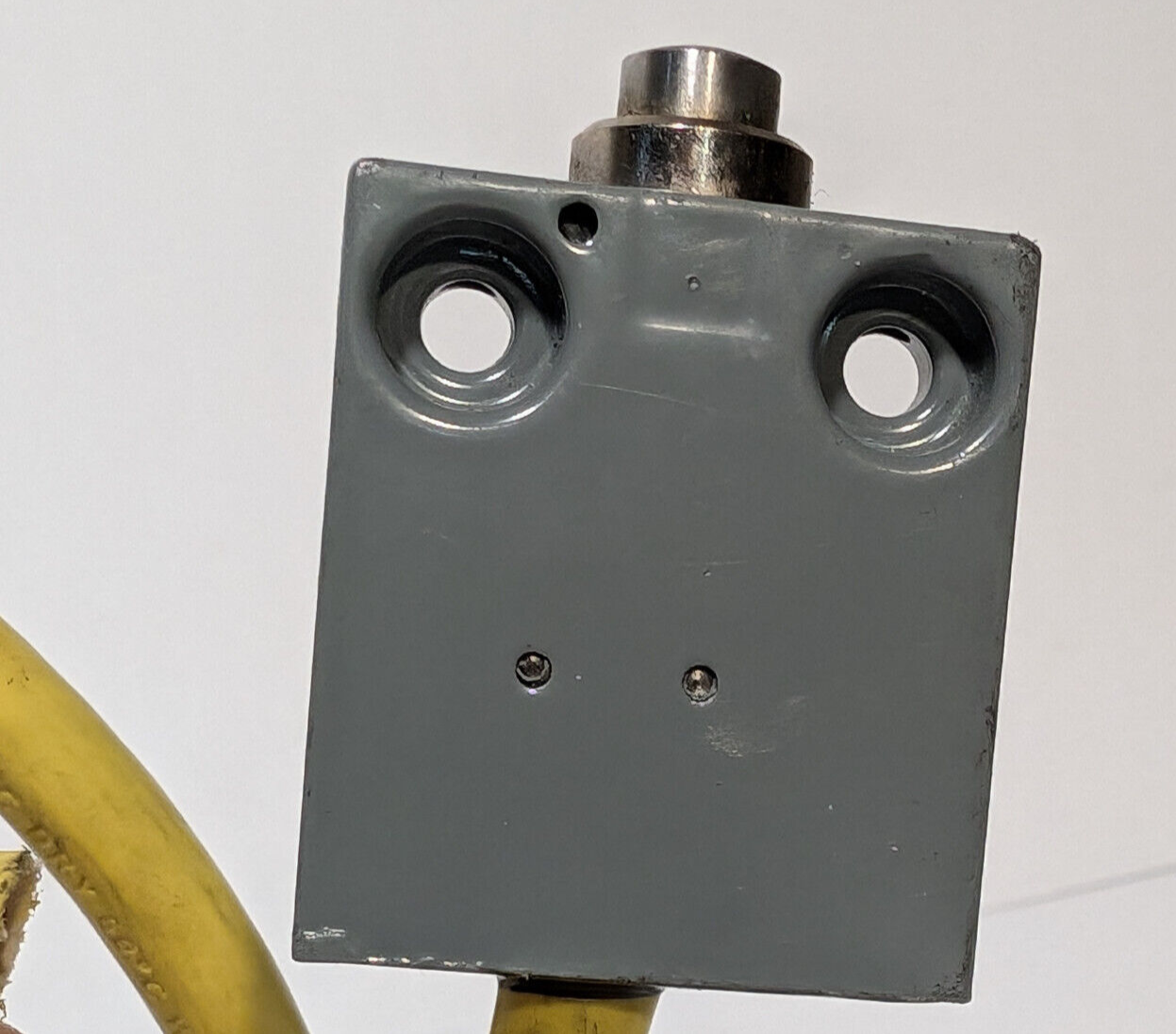 Square D MS01S0300 Enclosed Push Button Limit Switch, Sensor, Automation, 10A