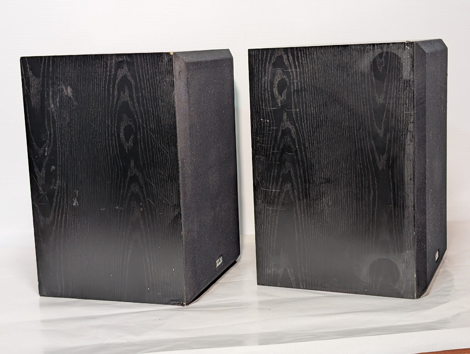 Vintage KLH 900B Black Woodgrain Shelf Speakers, 80Ohm, 50-20kHz, for 5-140W Amp