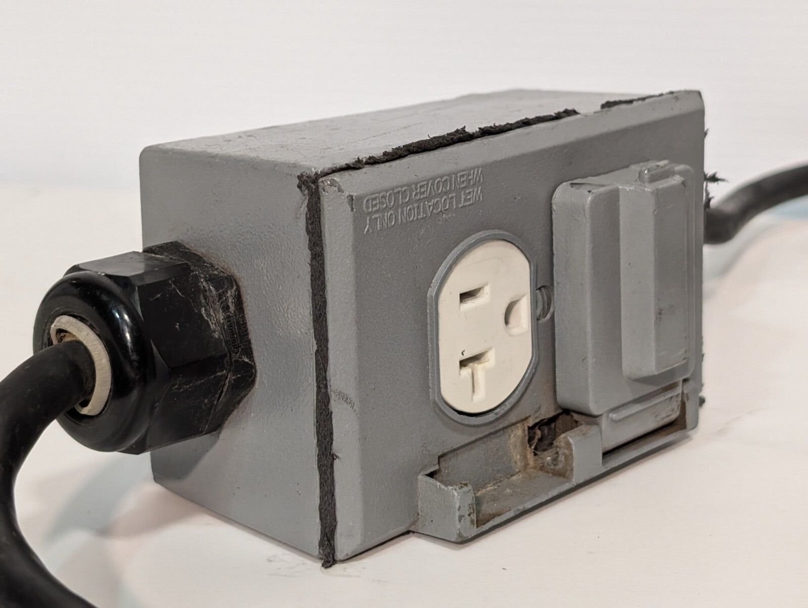 String of 4 Parallel Weather Proof Horizontal Duplex Power Outlet Receptacles