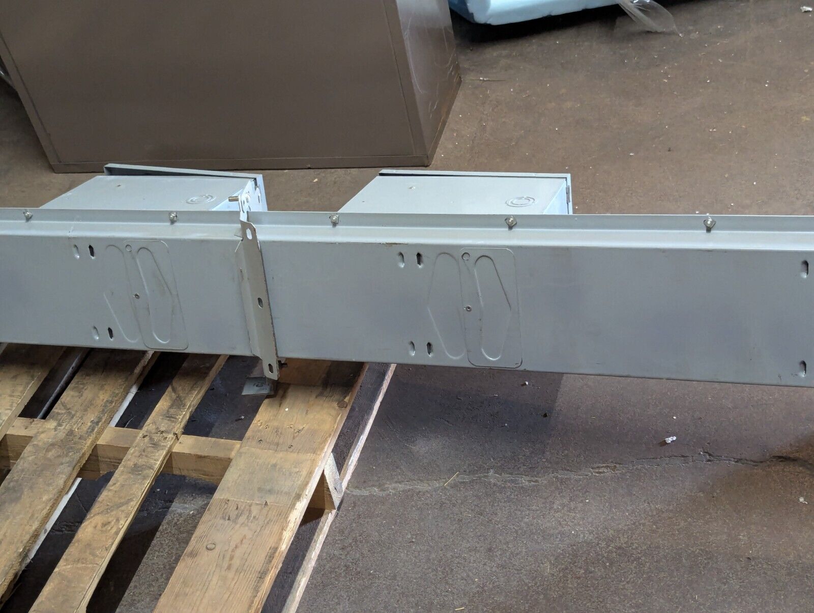 I-T-E ABD4024 BD Busway, 225A, 480/277V, 3 phase, 4 wire, 10 ft, Aluminum