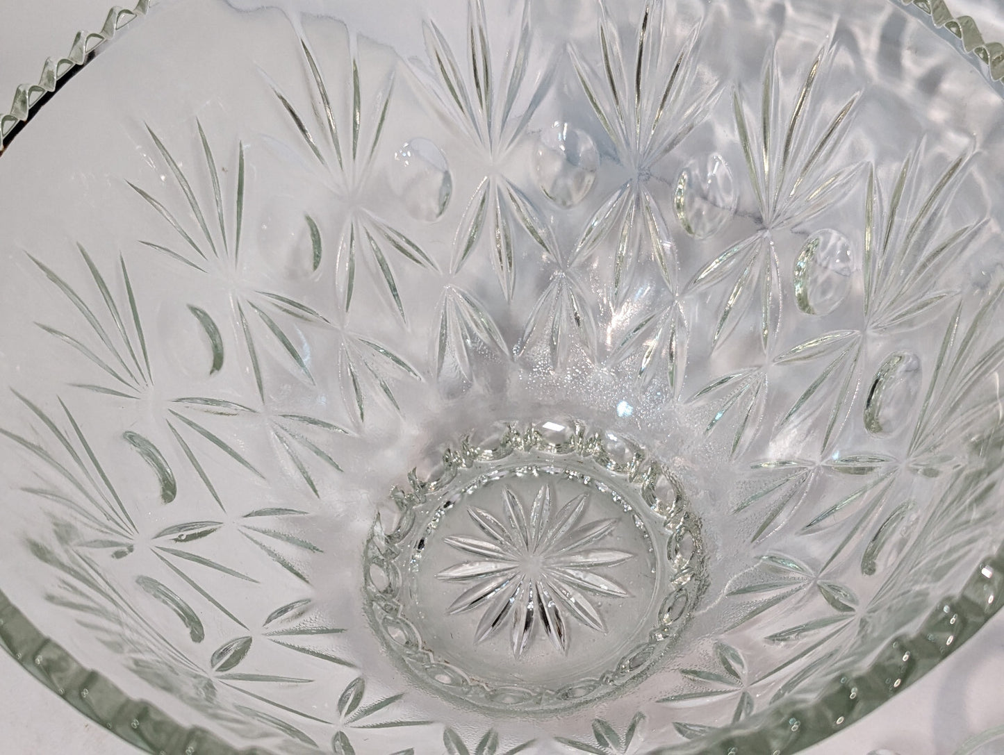 Vintage 14 Piece Crystal Clear Glass Star Scallop Party Punch Bowl Ladel Cup Set