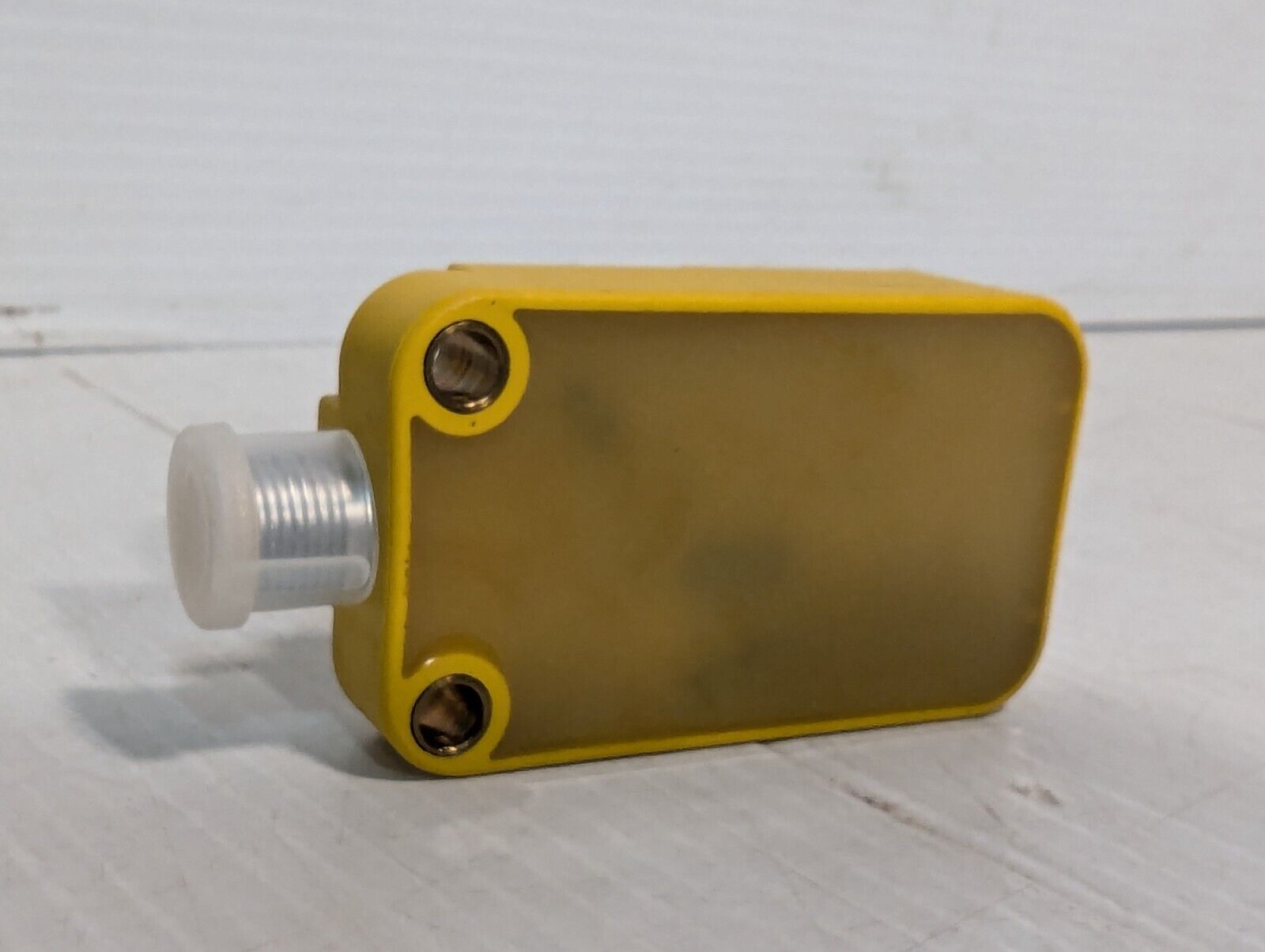 Turck Bi15U-Q20-AN6X2-H1141 Inductive Proximity Sensor, 15mm Range, 10-30VDC