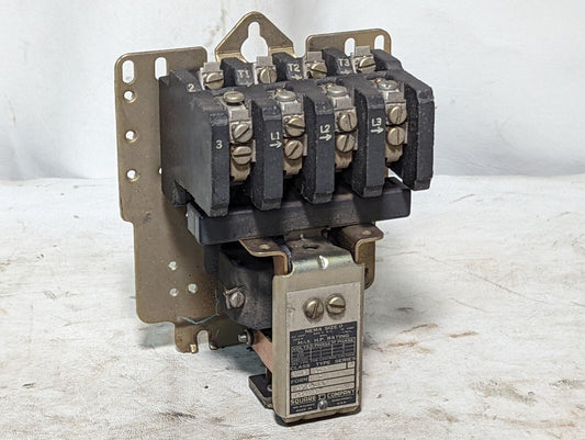 Square D 8502BG2S contactor, ser. A, NEMA sz 0, 110/120VAC coil, 1 phase 1HP max