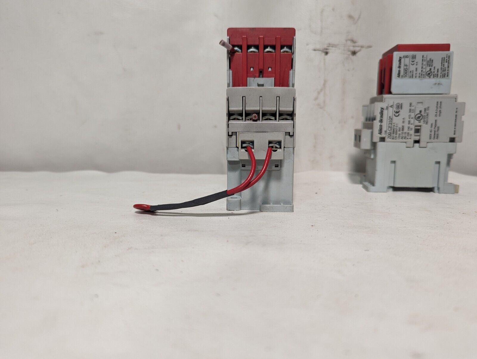 Allen-Bradley 700S-CF620KDC relay, with 700-CF310* and 100S-F