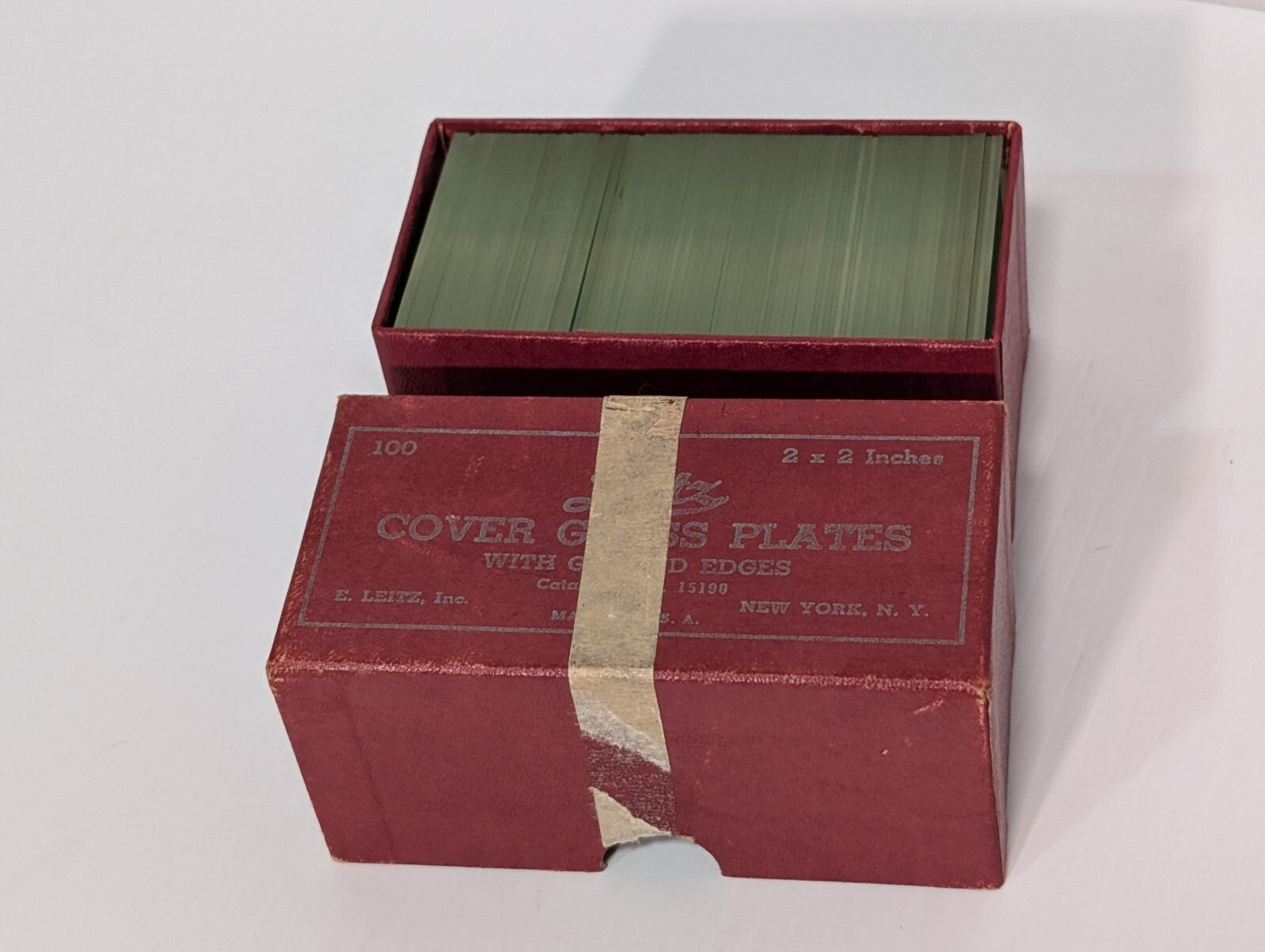 [100] E. Leitz New York Cover Glass Plates with Ground Edges 2 x 2 Inches in Box