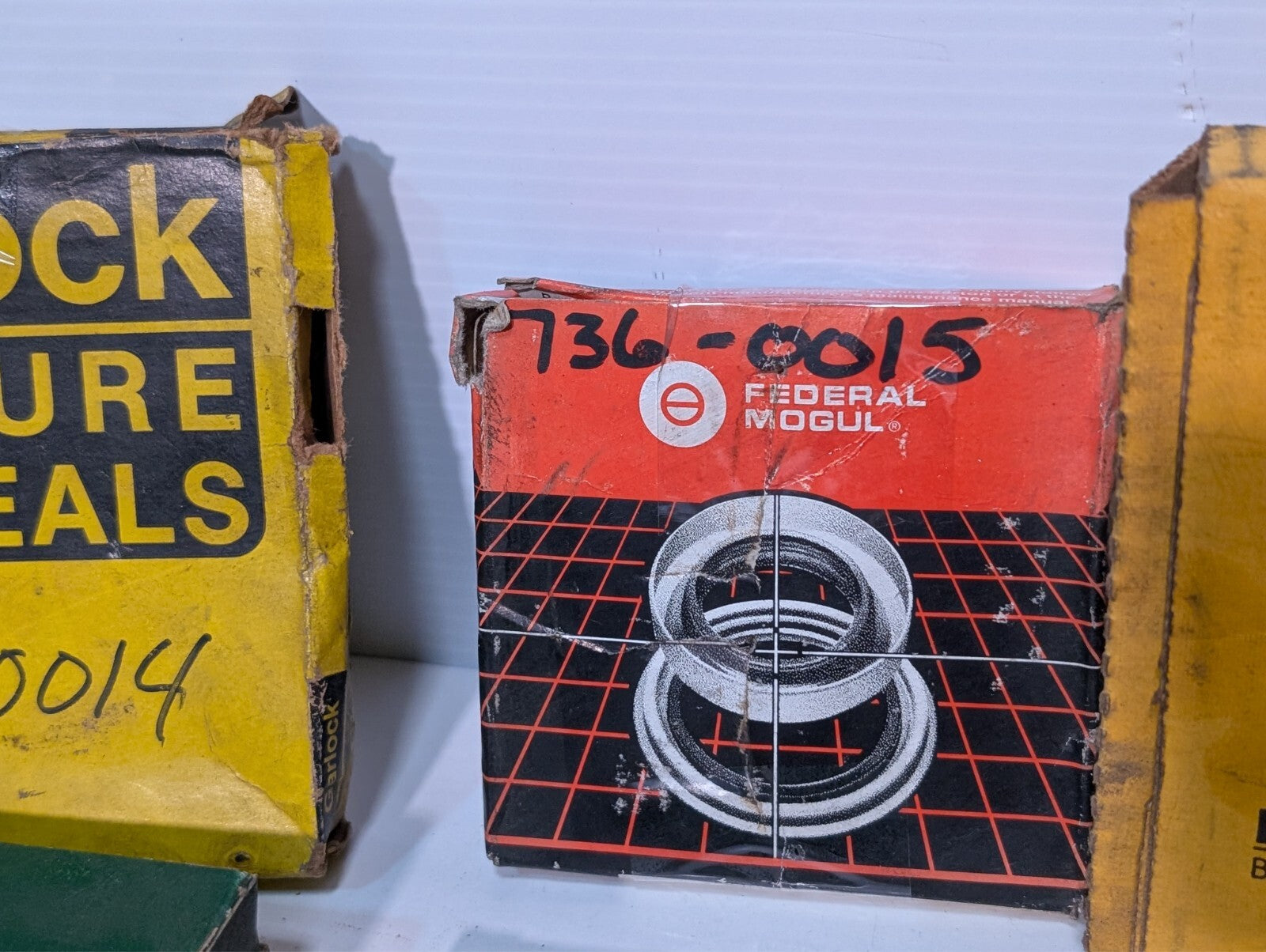 (31) Assorted Oil Seals, Garlock Klozure, National Seals, CR Services