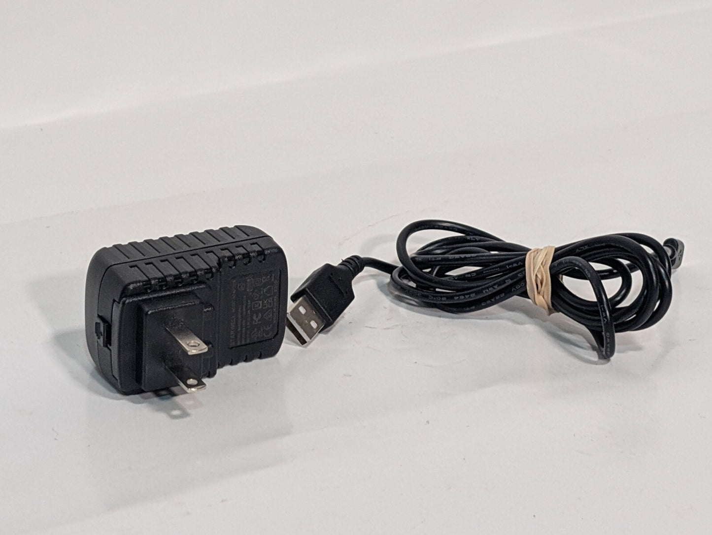 Starwell SK02G-050200Z AC/DC Medical Adapter, Input 100~240vac, Output 5vdc