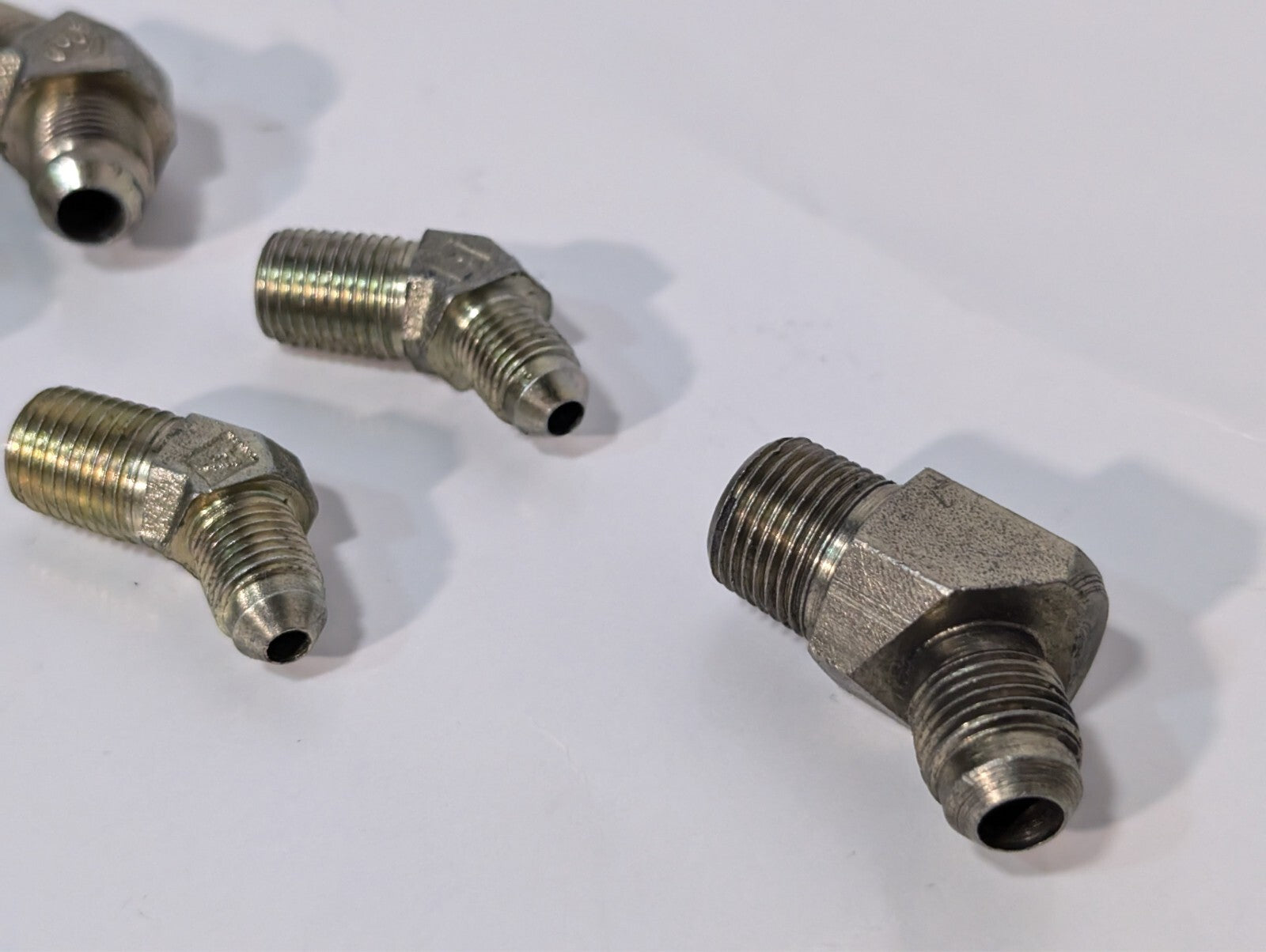 (26) 45 Degree High Pressure Elbow Fittings Adapters, Male-Female, Male-Male