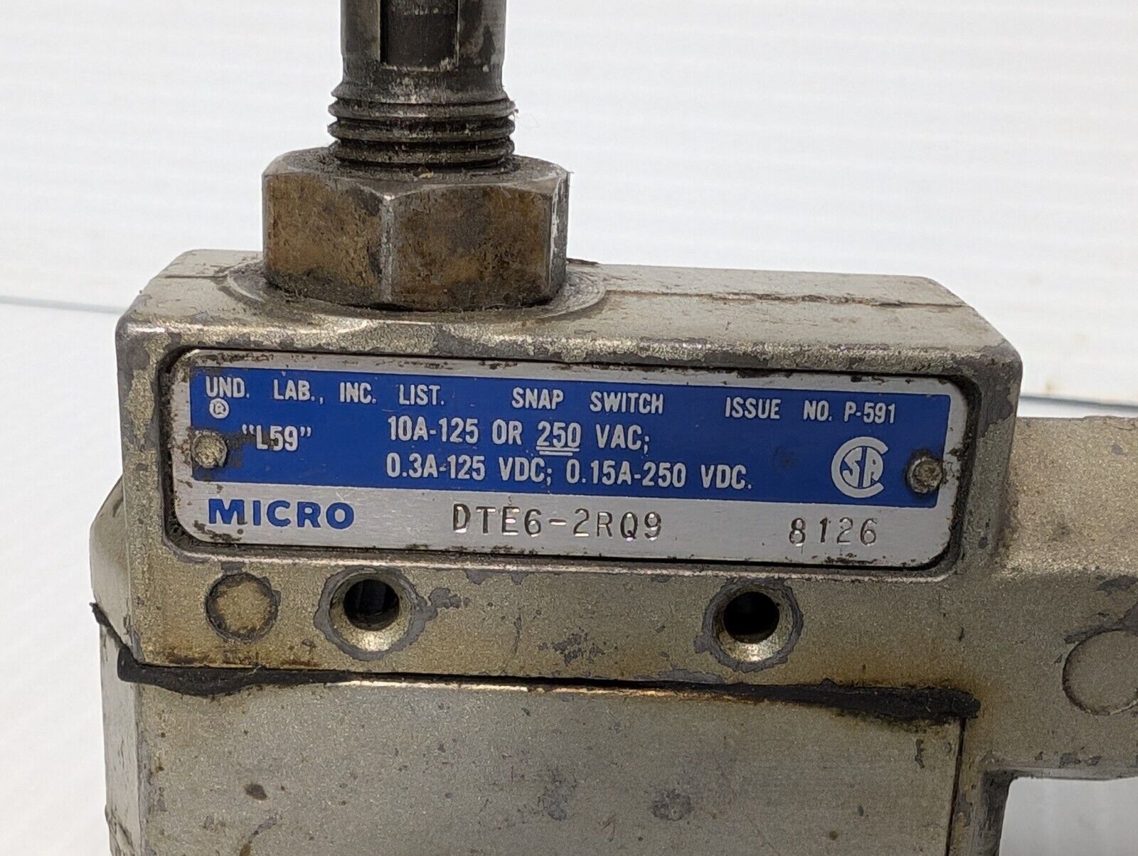 Yamatake Honeywell DTE6-2RQ9 Micro Switch/Limit Switch