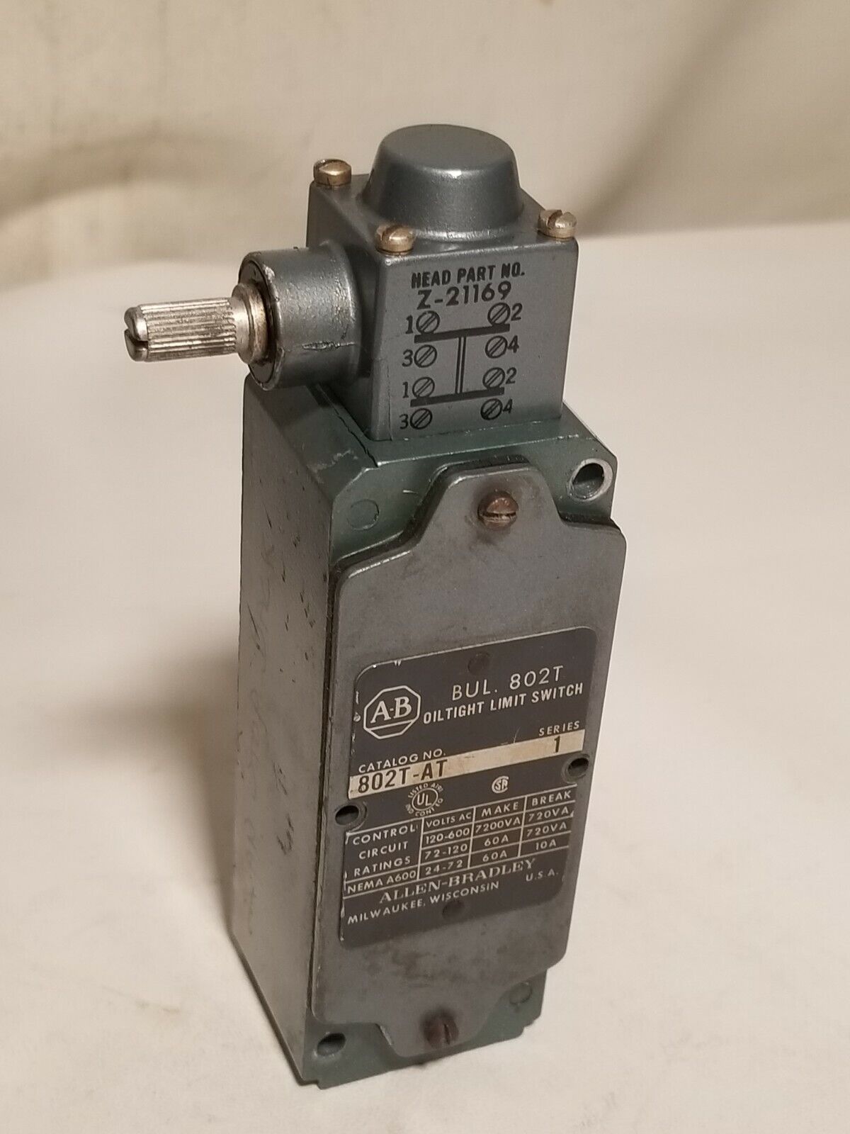 Allen-Bradley oiltight limit switch 802T-AT, series 1, NEMA A600