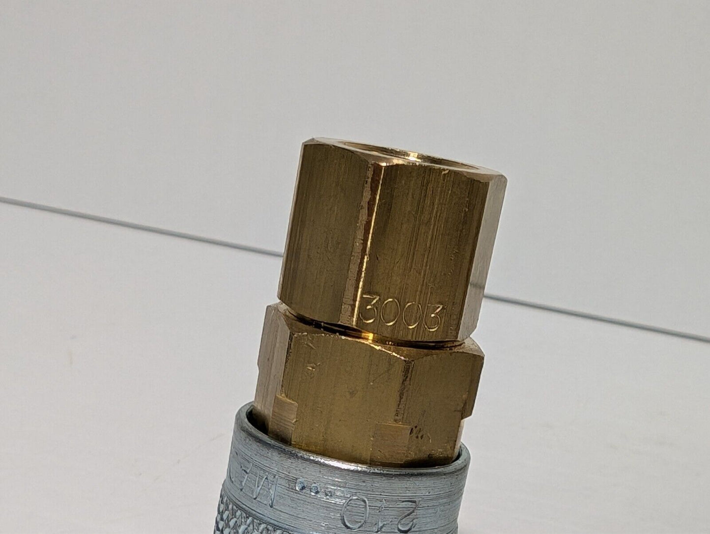 (24) ARO 210-3003 Air Hose Fittings 1/4" NPT Automatic Coupler Quick Connect