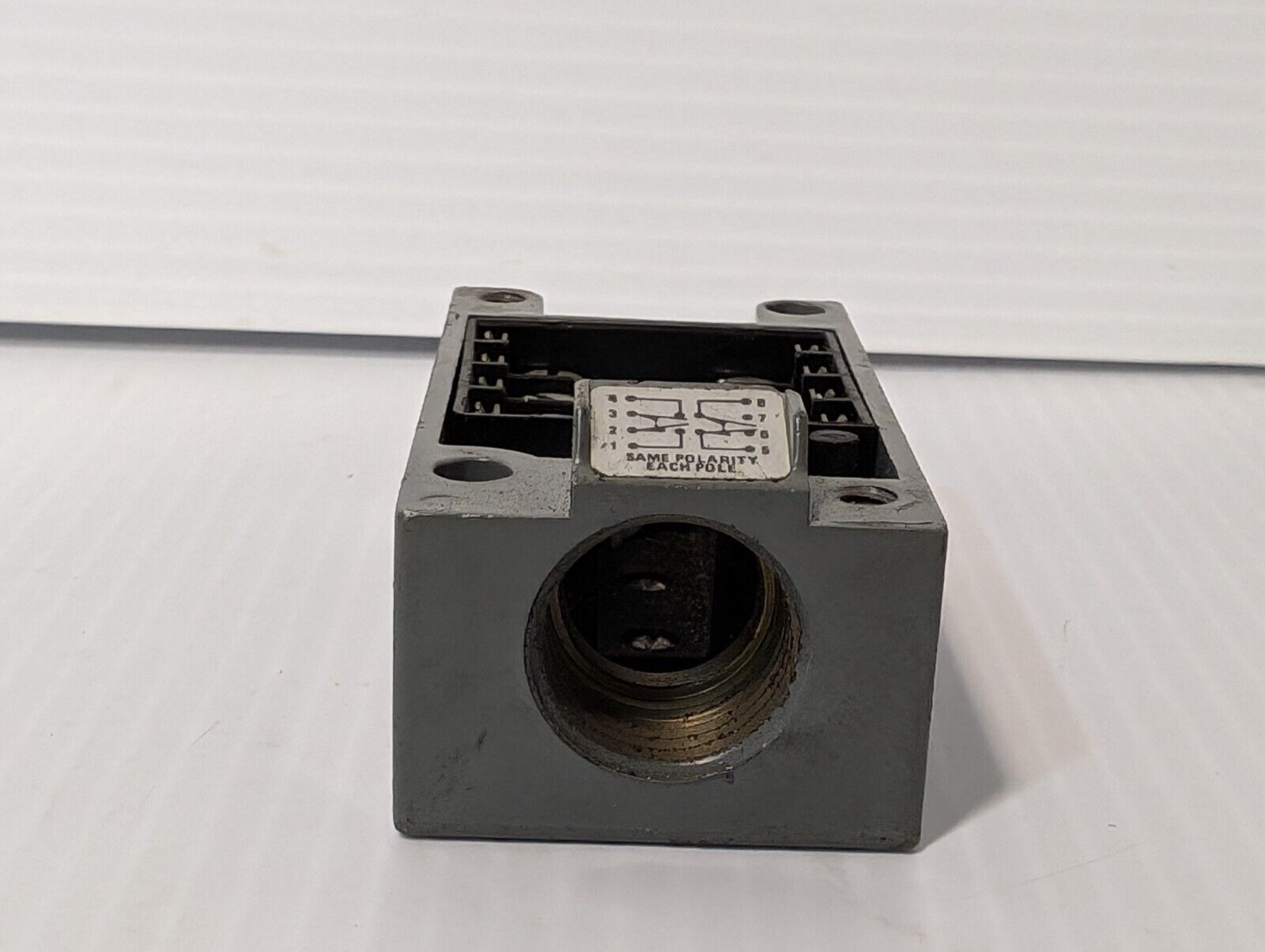 Square D, CL 9007, Type CT-64, Limit Switch Base/Receptacle