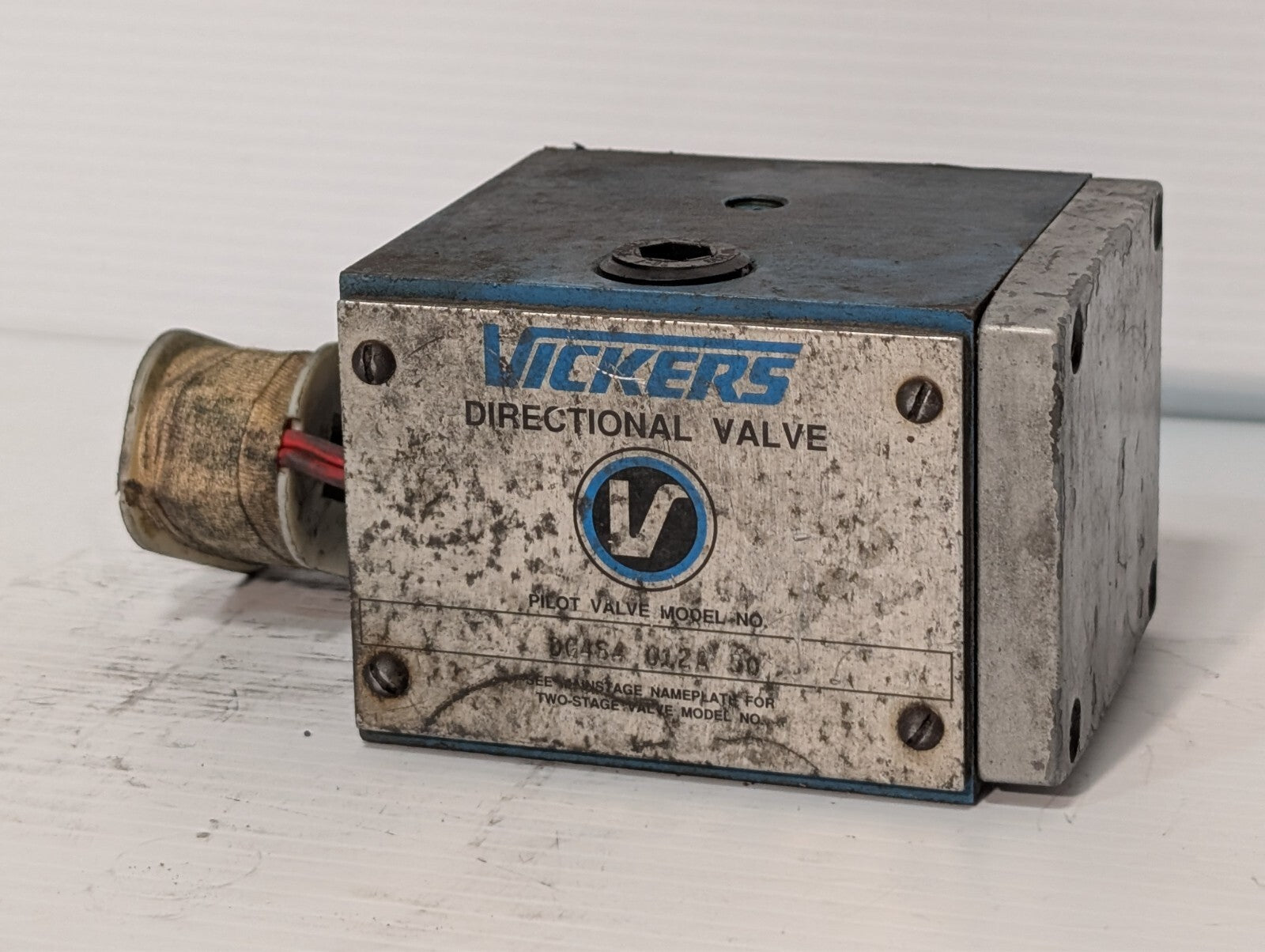 Vickers DG4S4 012A 50 Directional Control Pilot Solenoid Valve Two-Stage