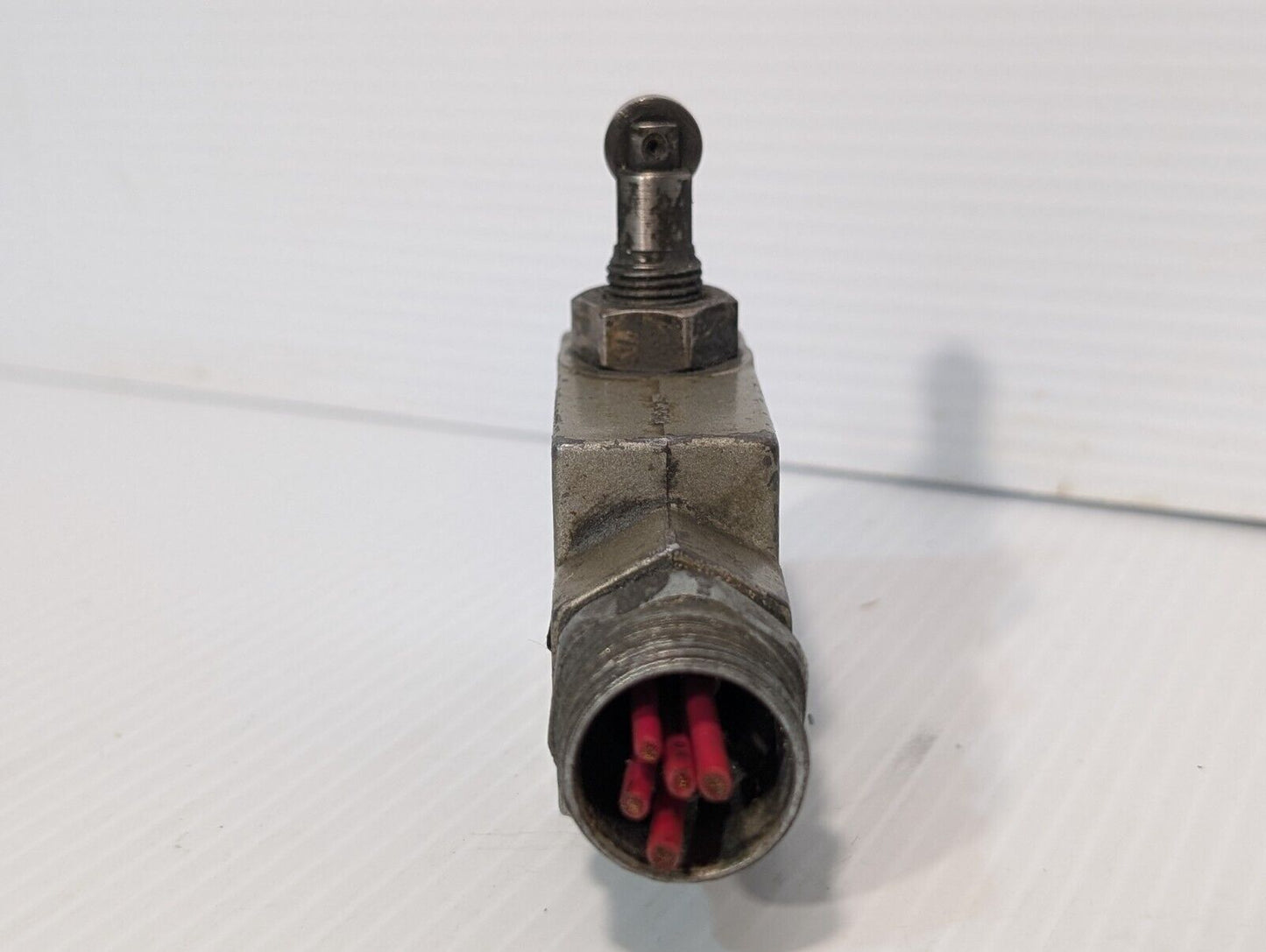 Yamatake Honeywell DTE6-2RQ9 Micro Switch/Limit Switch