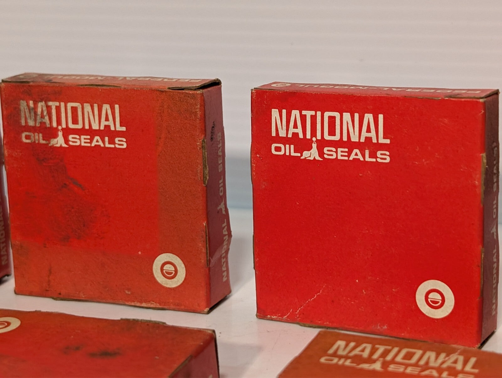 (1) National Oil Seals 240400 Oil Seal by Federal Mogul