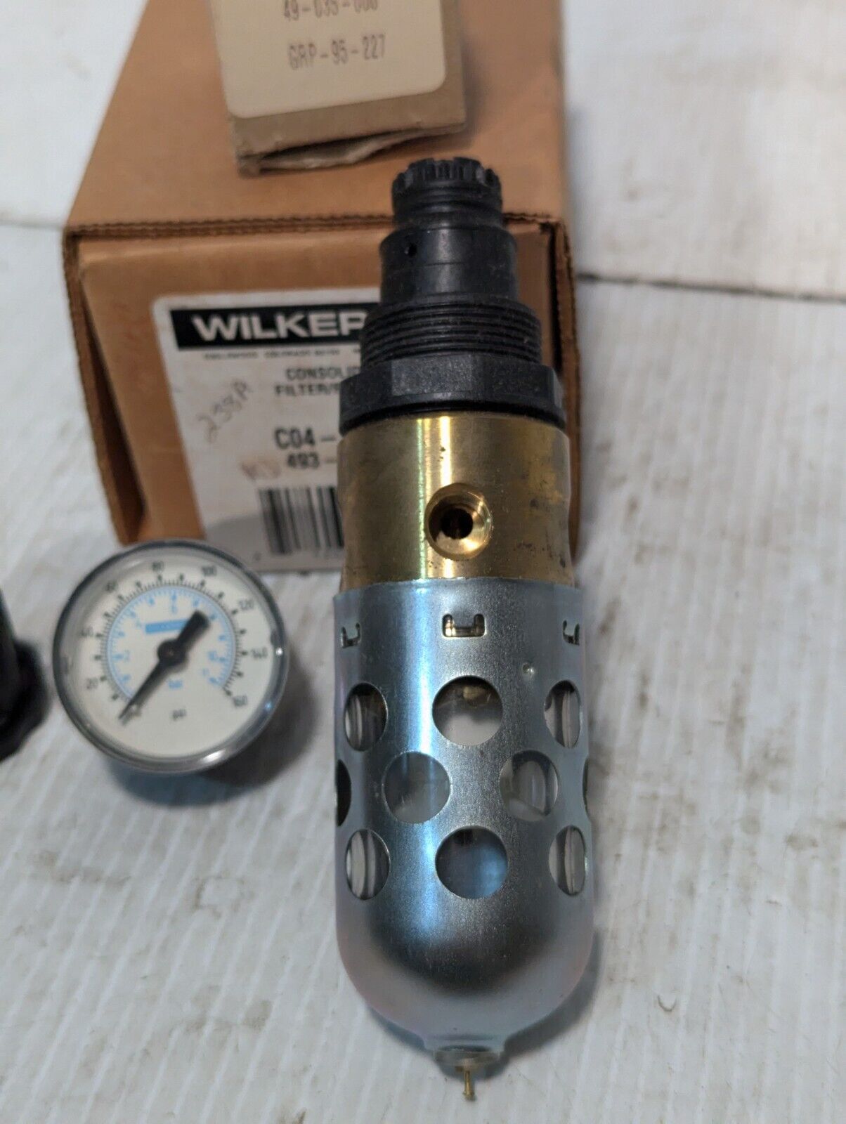Wilkerson C04-02-Q84 Consolidation Filter/Regulator - Free Shipping
