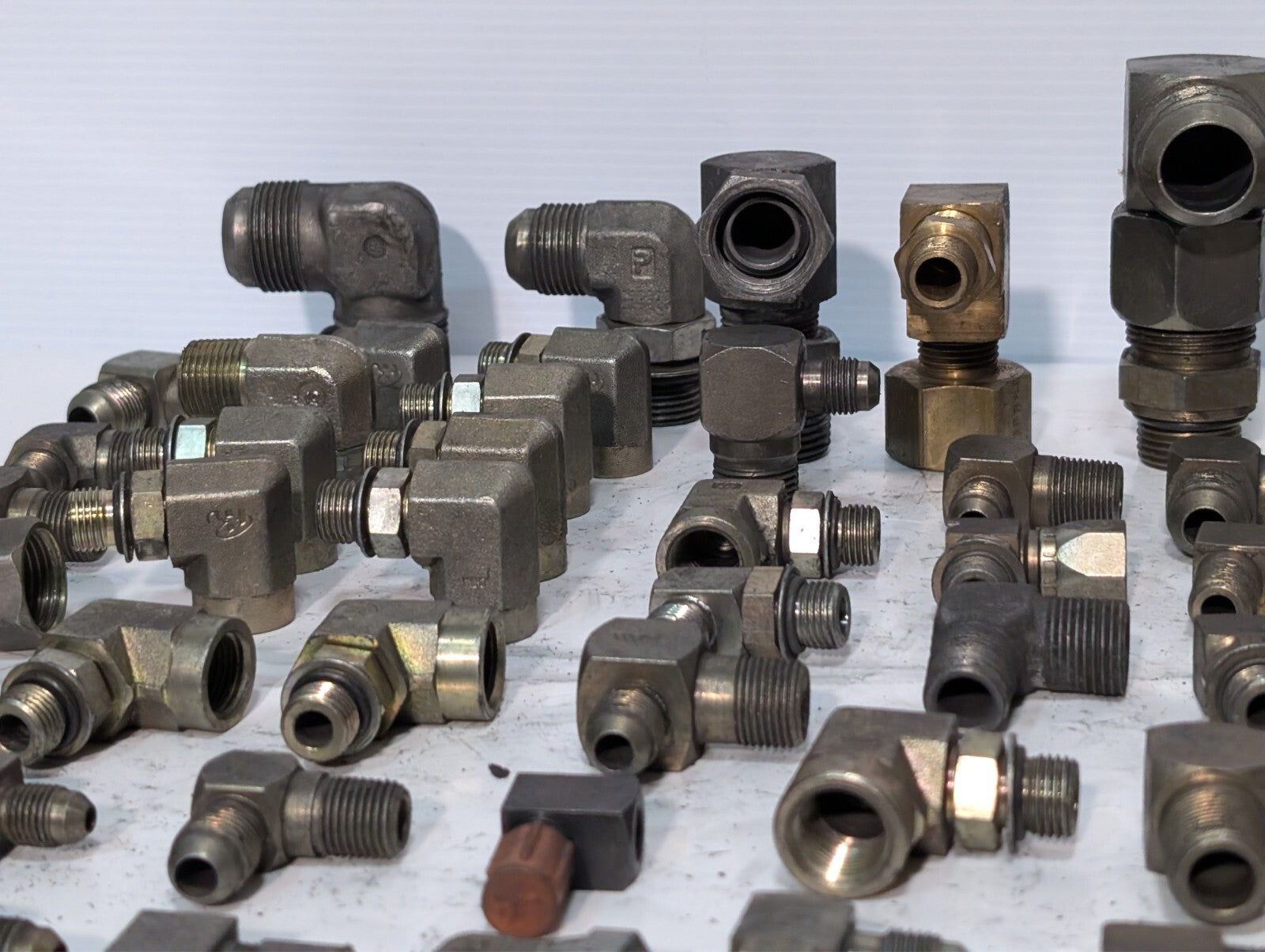 (225) Assorted 90 Degree Elbow Fitting and Adapters Male Female